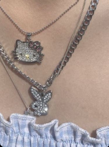 Hello kitty necklace