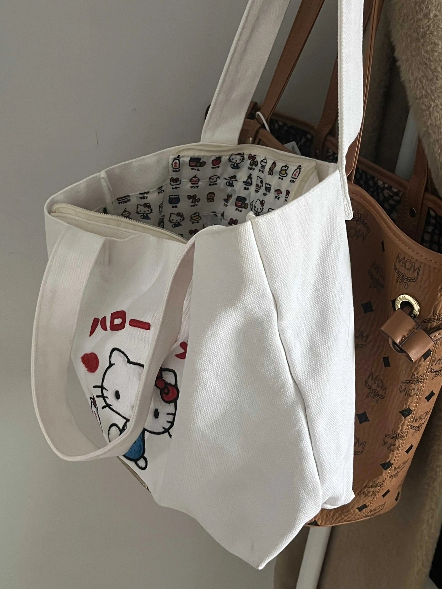 Hello kitty tote bag