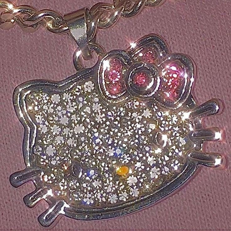 Hello kitty necklace