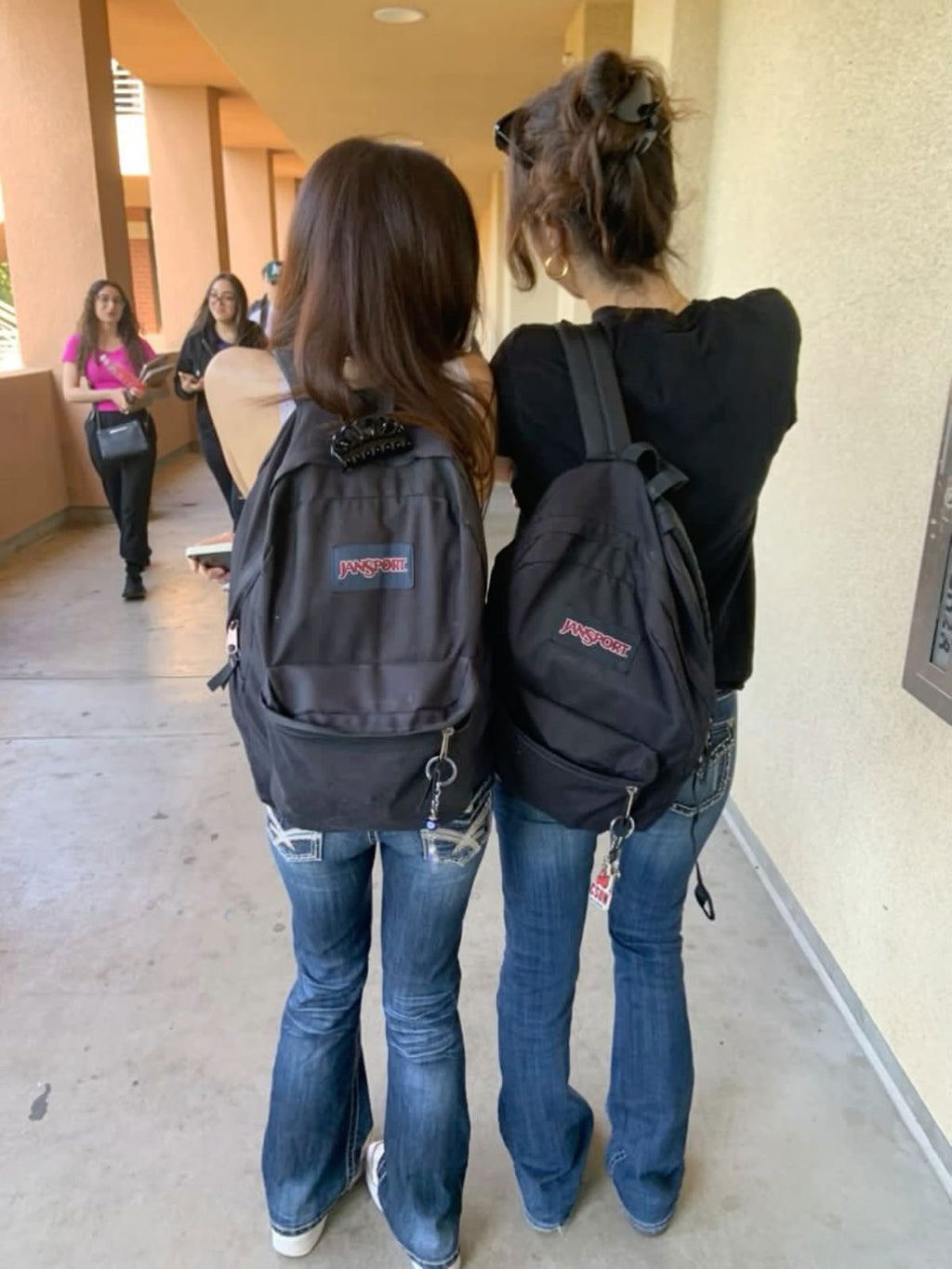 حقيبة jansport المدرسية