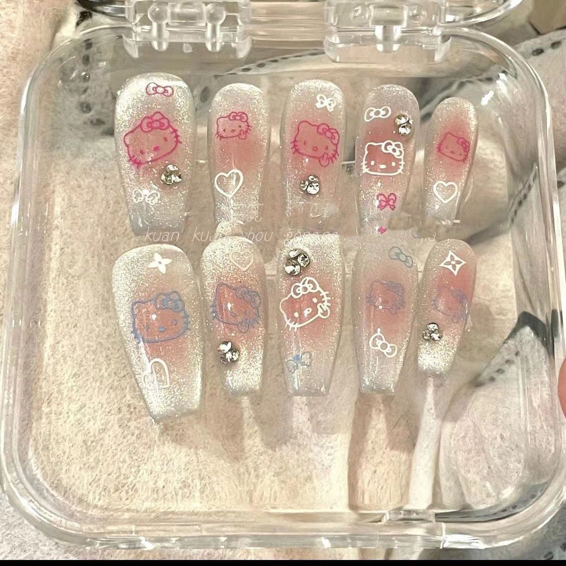 Hello kitty nail