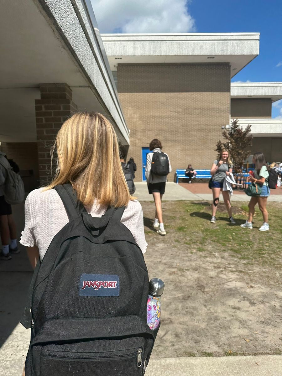 حقيبة jansport المدرسية