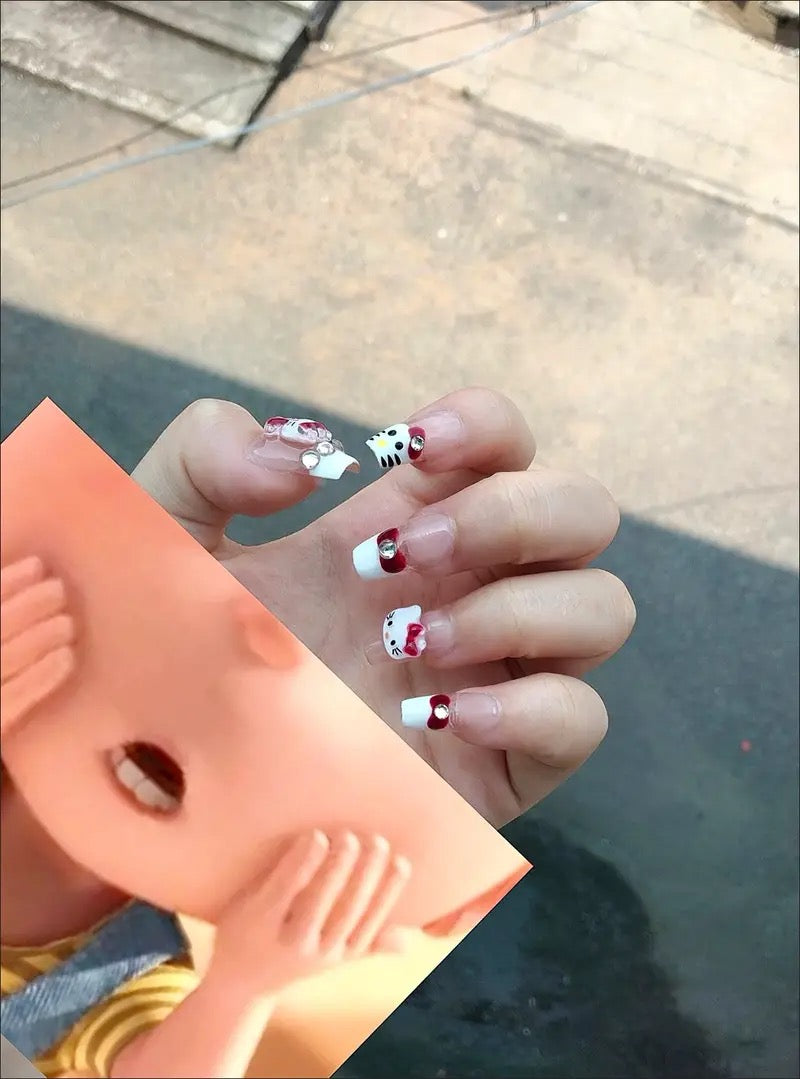 Nail hello kitty