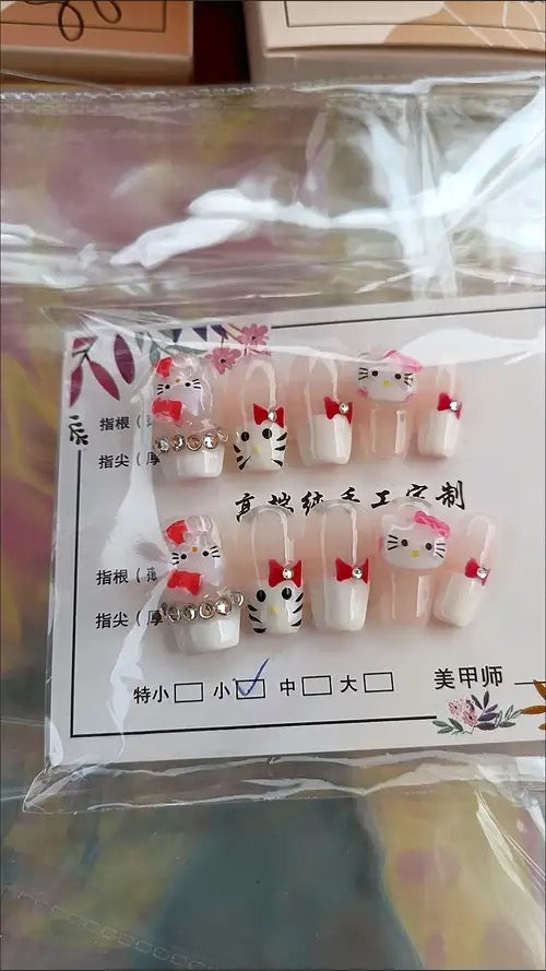 Nail hello kitty