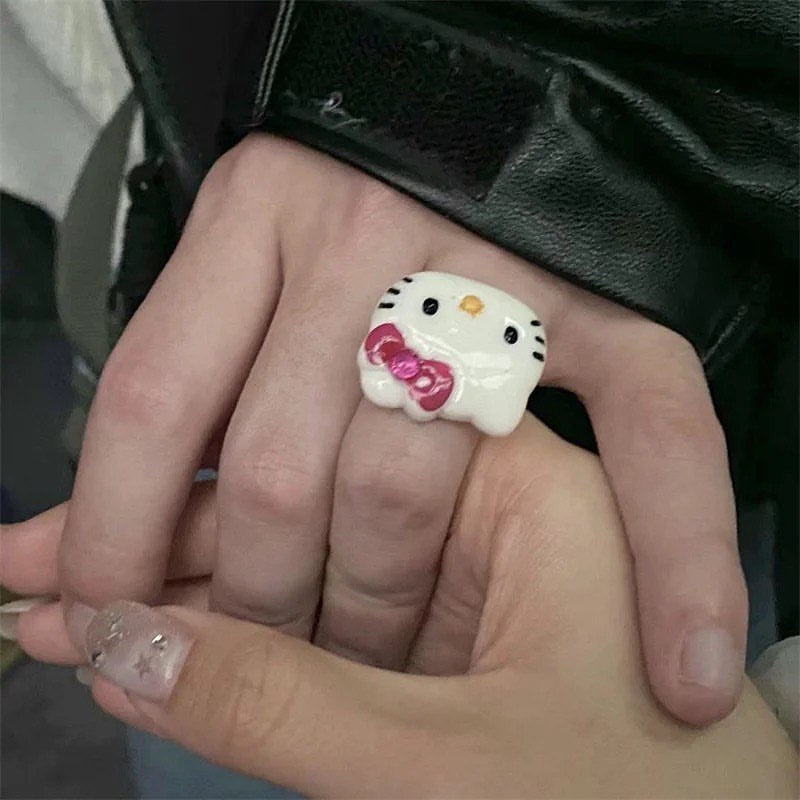 Hello kitty ring