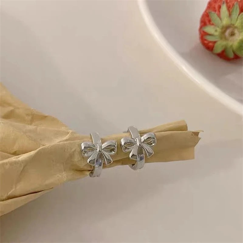 Bow earrings